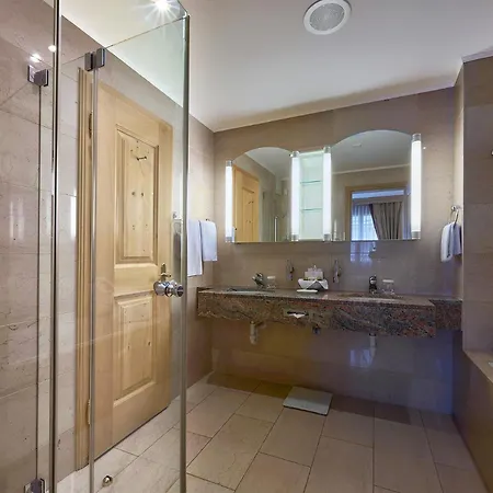 Vereina Hotel 5*